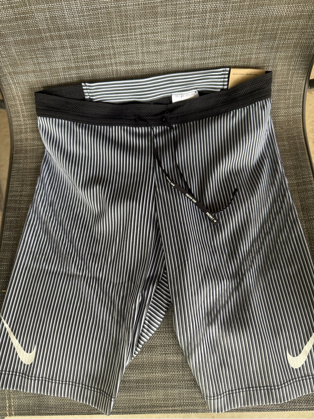Nike Aeroswift Dri-FIT Men's Small Gray LINED 1/2 Tight Running Short FN3369-013